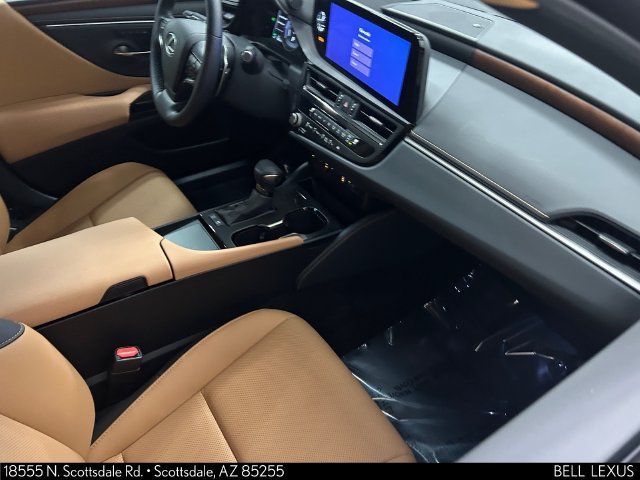 Used 2025 Lexus ES 300h w/ Premium Package FWD image 13