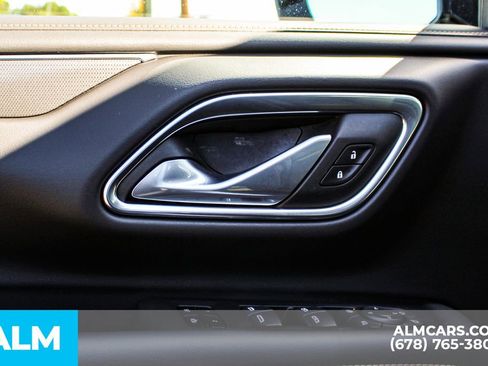 Used 2024 GMC Yukon AT4 image 40