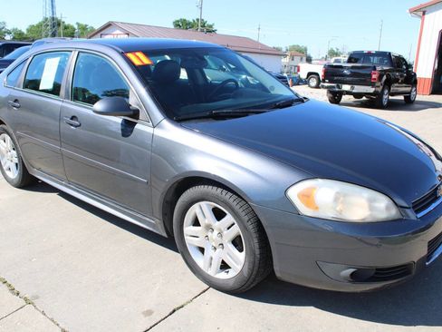 Used 2011 Chevrolet Impala LT w/ Luxury Edition Package FWD image 8