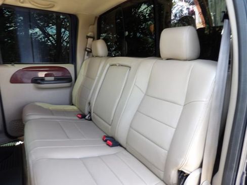 Used 2006 Ford F350 Lariat AWD/4WD image 15