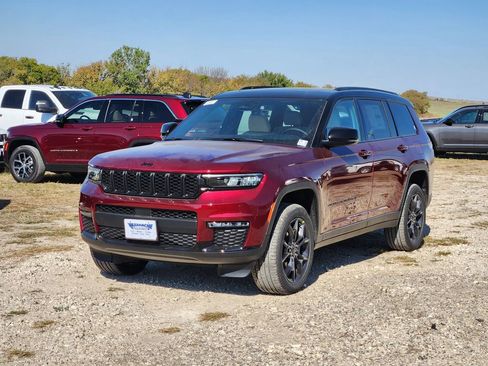 New 2025 Jeep Grand Cherokee L Limited image 2