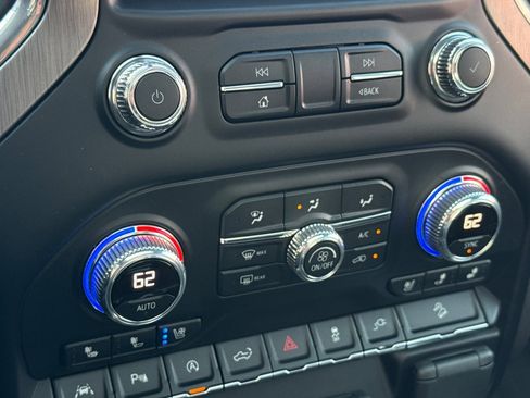 Used 2020 GMC Sierra 1500 Denali w/ Denali Premium Package image 29