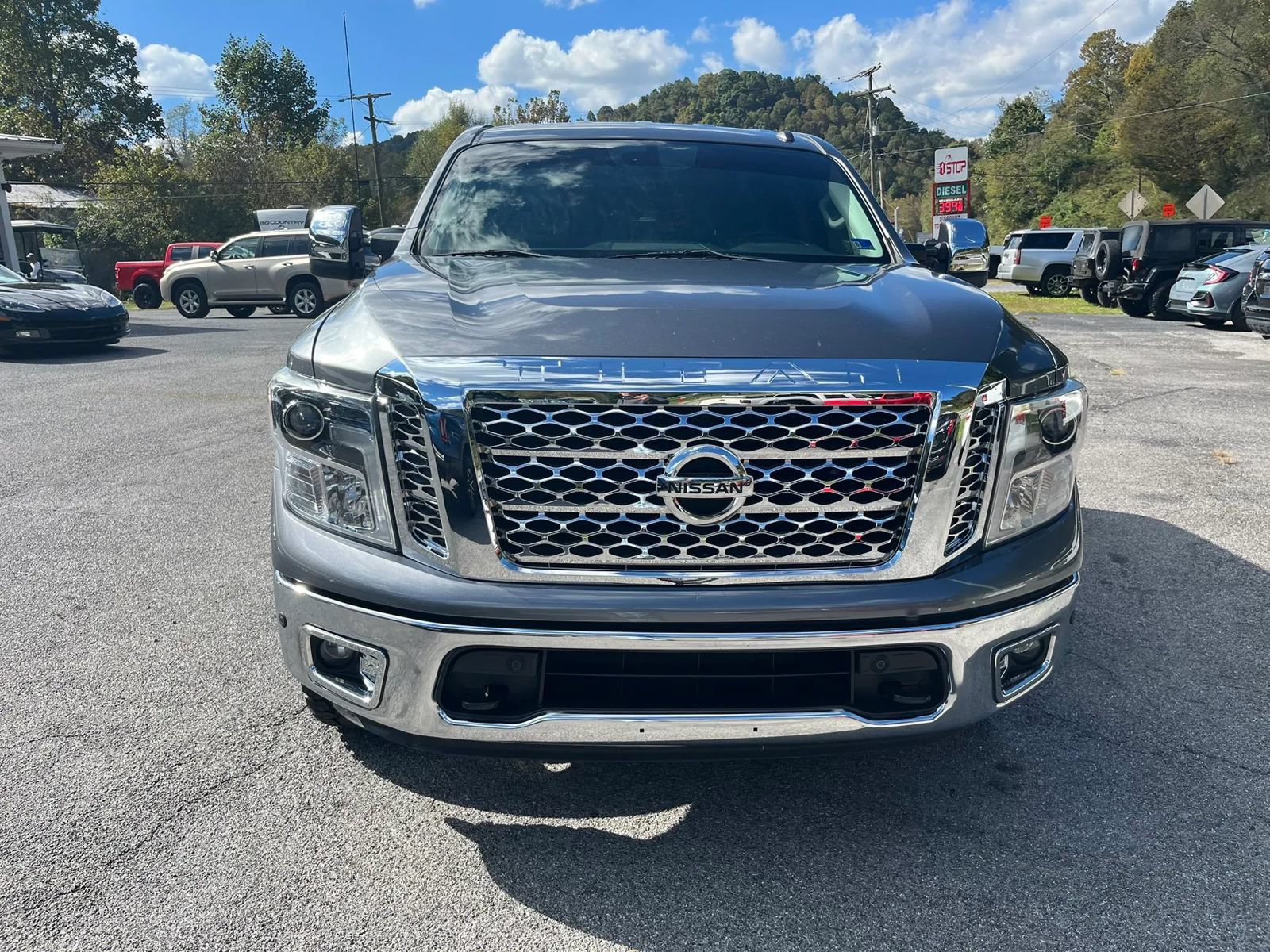 Used 2017 Nissan Titan SL w/ Chrome Package AWD/4WD image 2