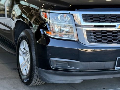 Used 2019 Chevrolet Suburban LT image 8