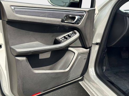 Used 2022 Porsche Macan GTS image 39