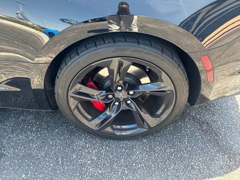 Used 2021 Chevrolet Camaro SS RWD image 8