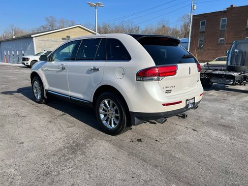 Used 2013 Lincoln MKX FWD image 6
