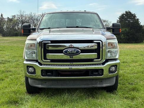 Used 2011 Ford F350 Lariat w/ Lariat Interior Pkg image 2