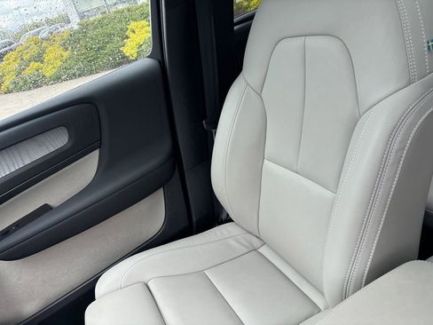 Certified 2026 Volvo XC40 B5 Plus AWD/4WD image 24