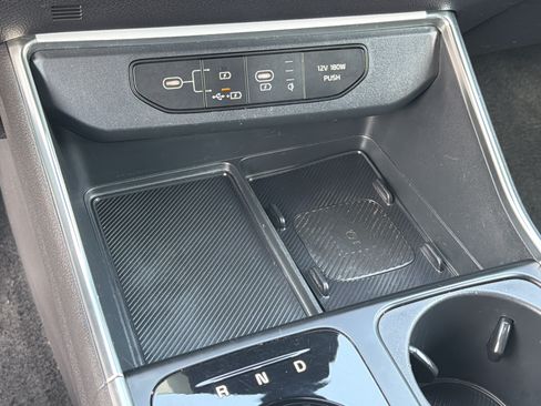 Used 2025 Kia Carnival SX w/ SX Dark Edition Package FWD image 31