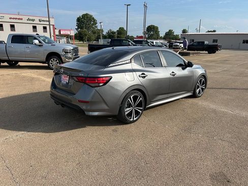 Used 2020 Nissan Sentra SR w/ Premium Package FWD image 5