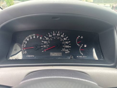 Used 2005 Toyota Corolla LE w/ Audio Value Pkg FWD image 9