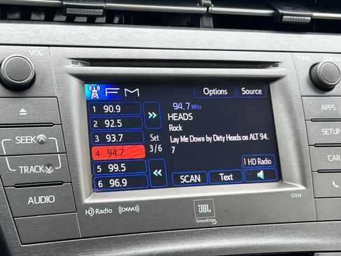 Used 2013 Toyota Prius Four image 20