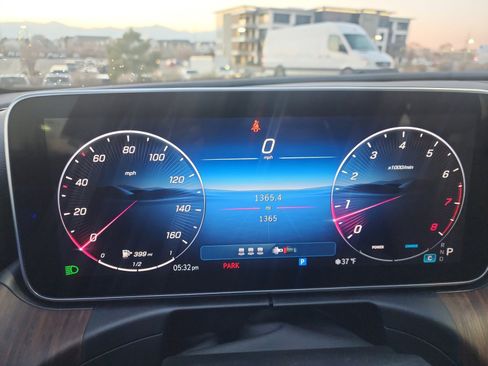 Certified 2025 Mercedes-Benz C 300 4MATIC Sedan image 18