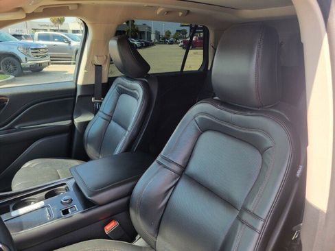 Used 2023 Lincoln Aviator Reserve image 13