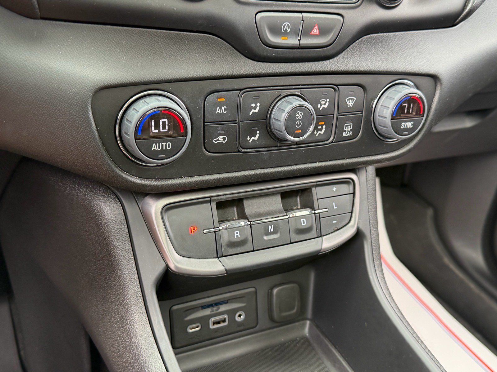 Used 2024 GMC Terrain AT4 w/ Tech Package AWD/4WD image 20