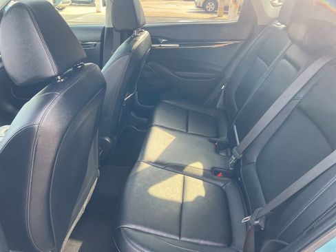 Certified 2024 Kia Seltos SX w/ SX Sunroof Package image 9