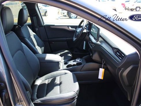 New 2025 Ford Escape SE image 8