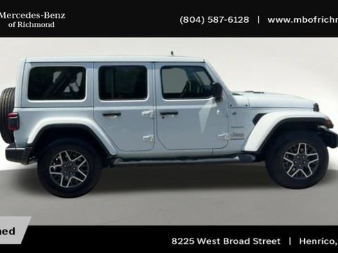 Used 2024 Jeep Wrangler Unlimited Sahara w/ Technology Group AWD/4WD image 3