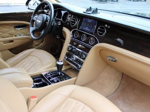 Used 2017 Bentley Mulsanne image 11