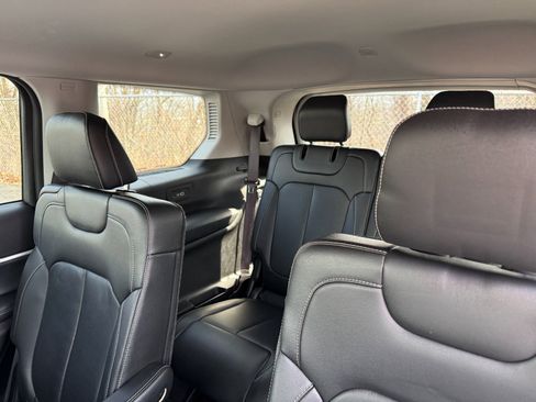 Used 2022 Jeep Grand Cherokee L Limited image 18