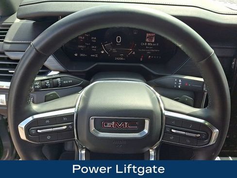 Used 2025 GMC Acadia Elevation AWD/4WD image 4