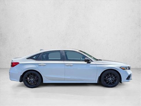 Used 2023 Honda Civic Sport image 5