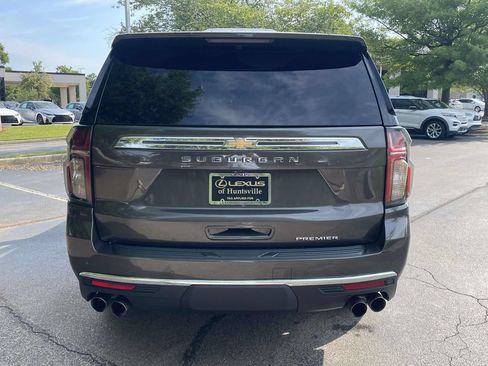 Used 2021 Chevrolet Suburban Premier w/ Premium Package AWD/4WD image 3