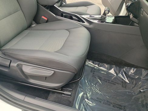 Used 2023 Kia Niro EX image 22