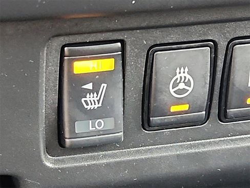 Used 2023 Nissan Frontier PRO-4X image 24