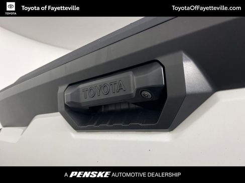 Used 2022 Toyota Tundra SR5 AWD/4WD image 10