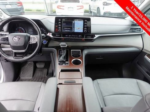 Certified 2024 Toyota Sienna XLE image 4