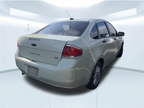 Used 2010 Ford Focus SE image 8