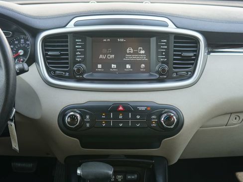 Used 2019 Kia Sorento FWD image 22