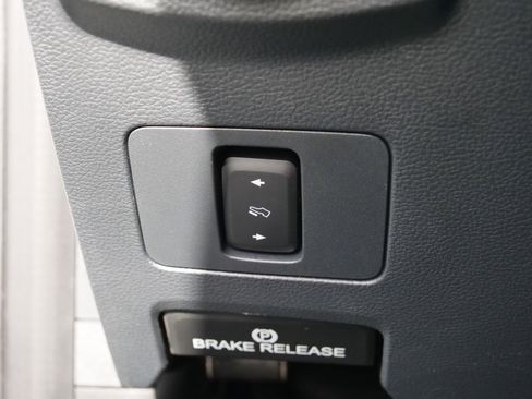 Used 2022 Ford F250 Lariat w/ Tremor Off-Road Package image 18