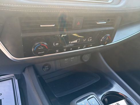 Certified 2024 Nissan Rogue SV AWD/4WD image 43