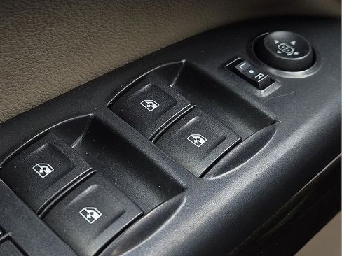 Used 2016 GMC Canyon SLT w/ Driver Alert Package AWD/4WD image 15