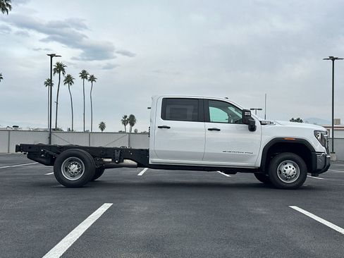 New 2026 GMC Sierra 3500 Pro w/ Convenience Package RWD image 3