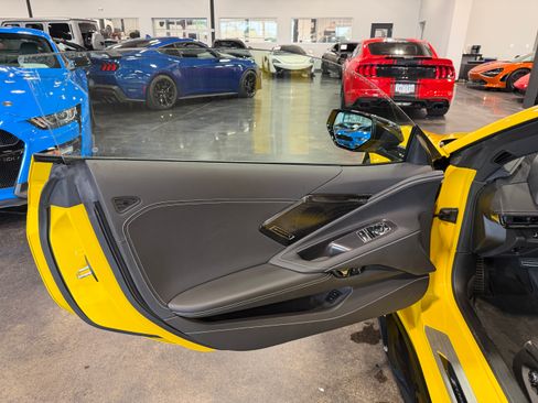 Used 2025 Chevrolet Corvette Z06 w/ Z07 Performance Package RWD image 8