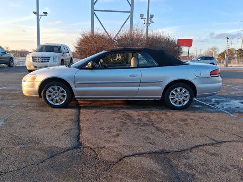 Used 2005 Chrysler Sebring Limited image 4