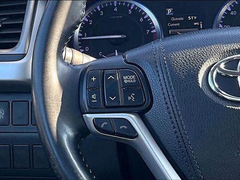 Used 2018 Toyota Highlander XLE w/ Protection Package #3 image 24