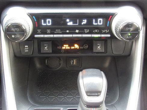 Certified 2025 Toyota RAV4 SE w/ Weather & Moonroof Package AWD/4WD image 31