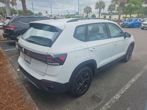 Used 2025 Volkswagen Taos S FWD image 5