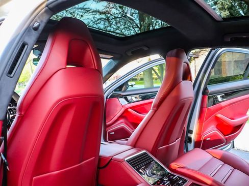 Used 2017 Porsche Panamera Turbo image 24