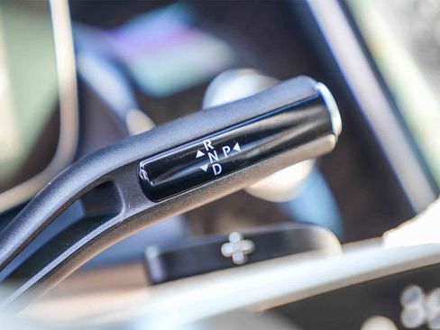 Used 2025 Mercedes-Benz GLC 350e GLC 350e image 14