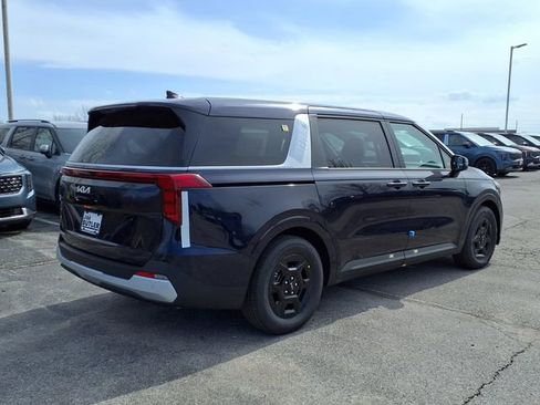 New 2026 Kia Carnival LX FWD image 2