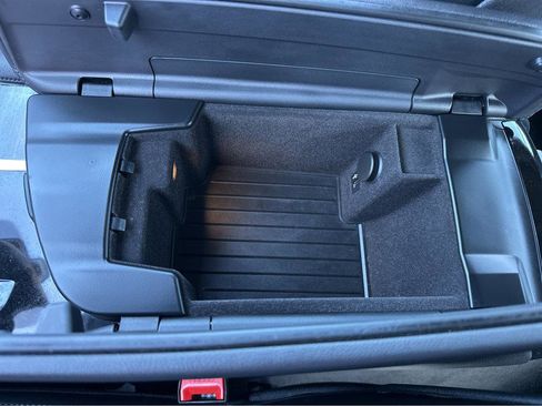 Used 2019 BMW 530e w/ Convenience Package image 30