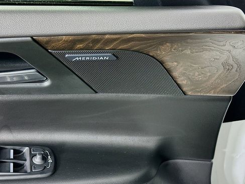 Used 2018 Jaguar XE R-Sport image 25