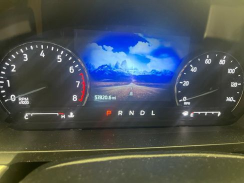 Used 2021 Ford Explorer XLT AWD/4WD image 4