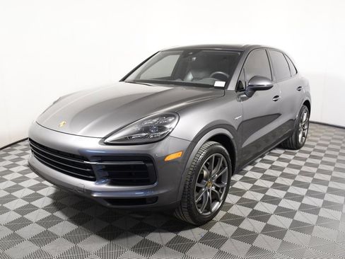 Used 2020 Porsche Cayenne Base image 1